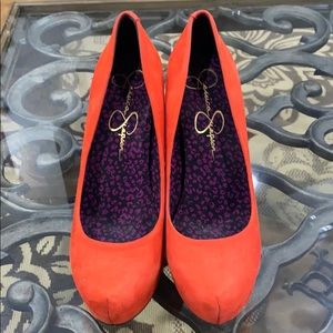 Jessica Simpson pumps